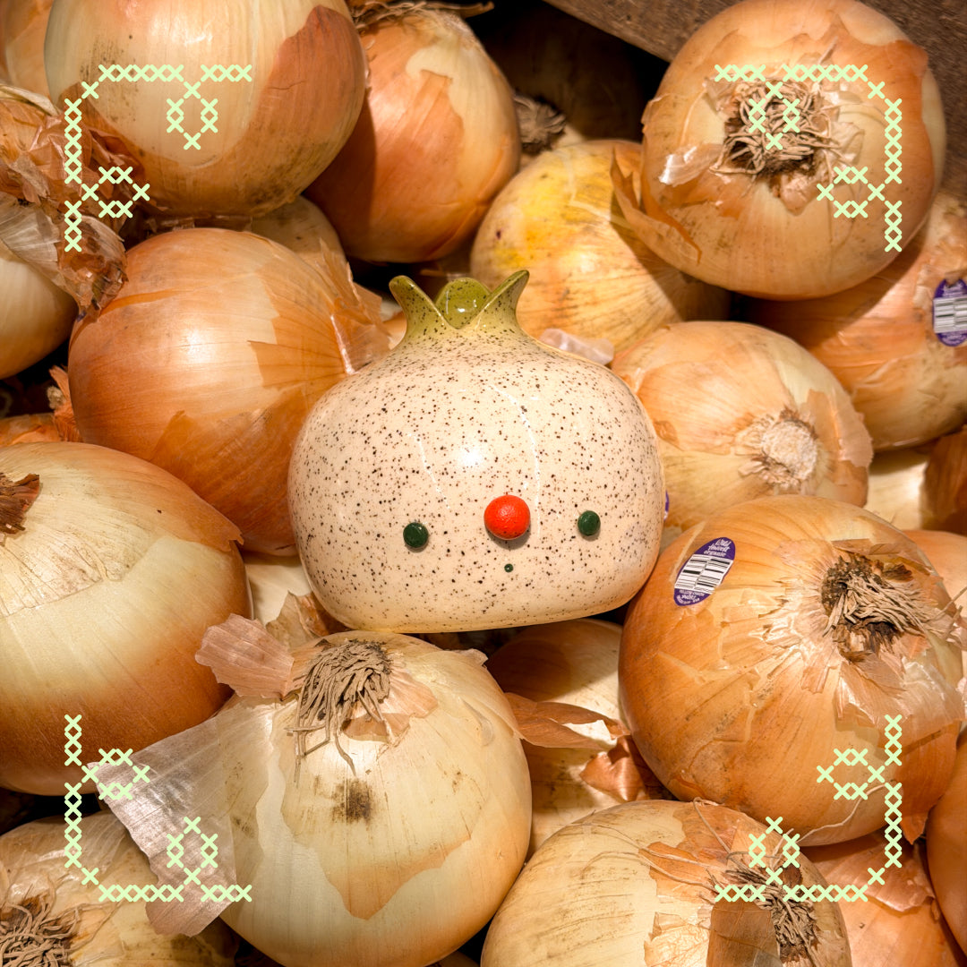 smelly the onion bud vase