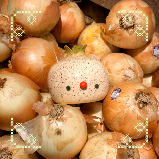 smelly the onion bud vase