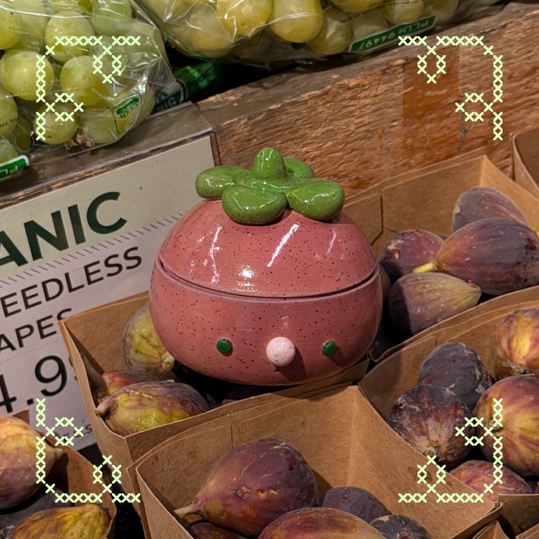 queenie the mangosteen jar