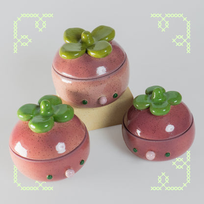 queenie the mangosteen jar