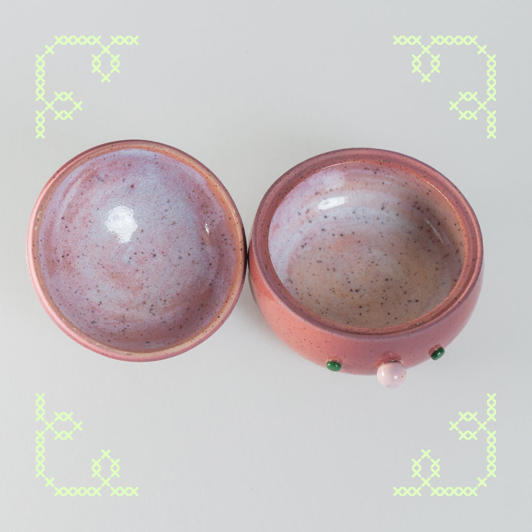 queenie the mangosteen jar