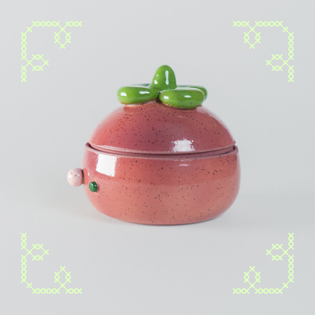 queenie the mangosteen jar